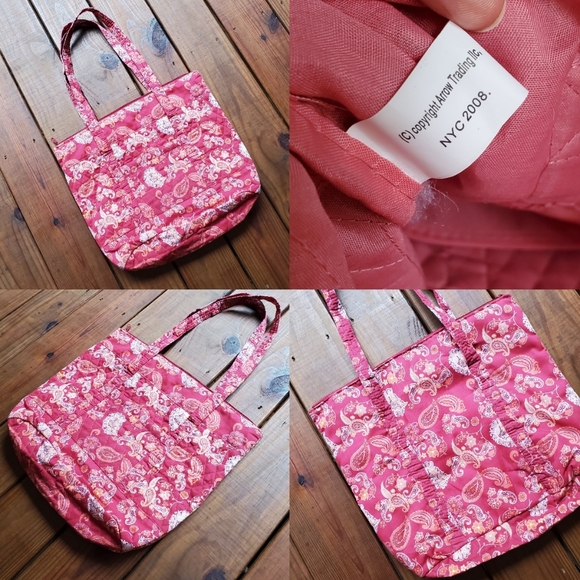 New Arrow Trading soft red paisley quilted large zip tote bag - Picture 6 of 6
